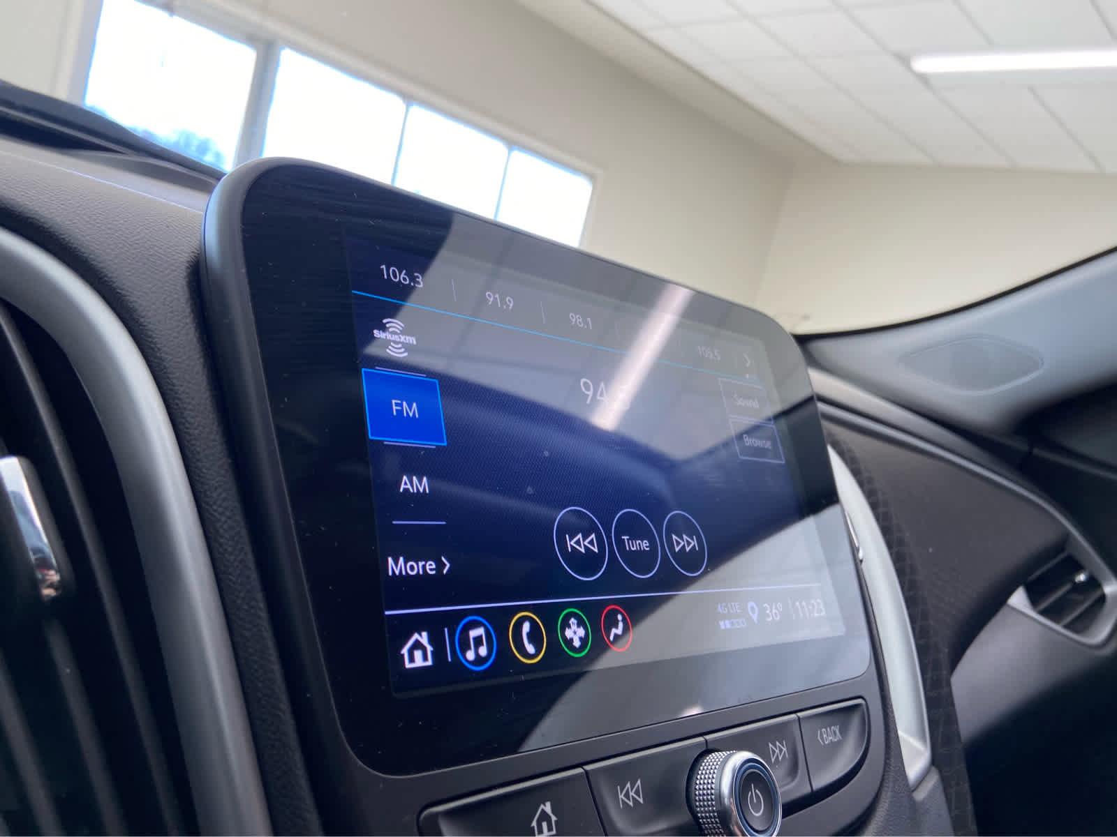 Used 2024 Chevrolet Malibu LT image 23