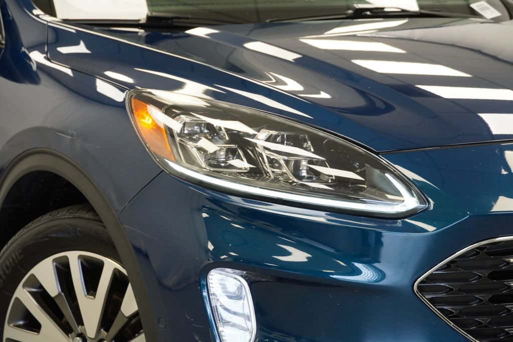 Used 2020 Ford Escape Titanium AWD/4WD image 9