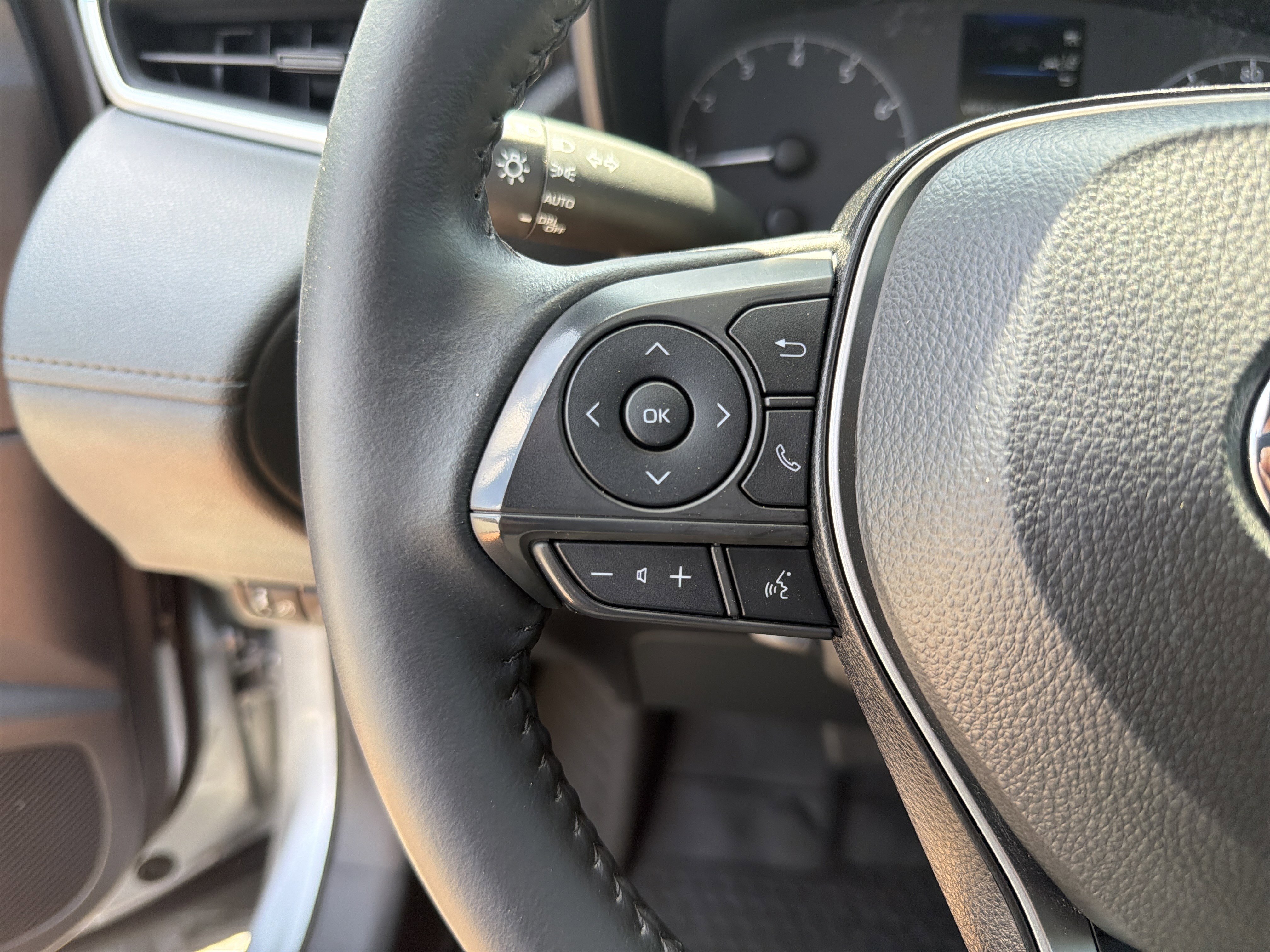 Certified 2024 Toyota Corolla Cross LE image 10