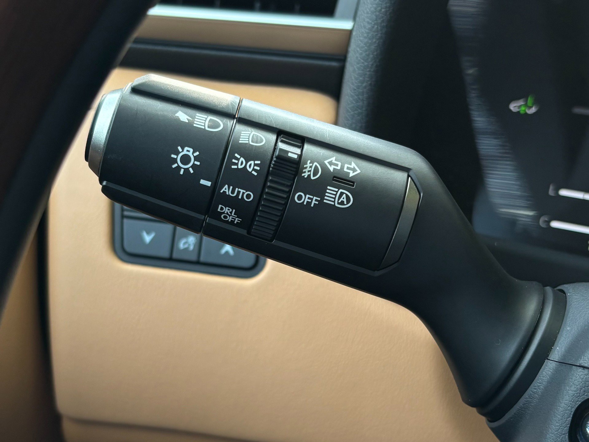 Used 2025 Lexus LX 600 4WD w/ Accessory Package (2T) image 52