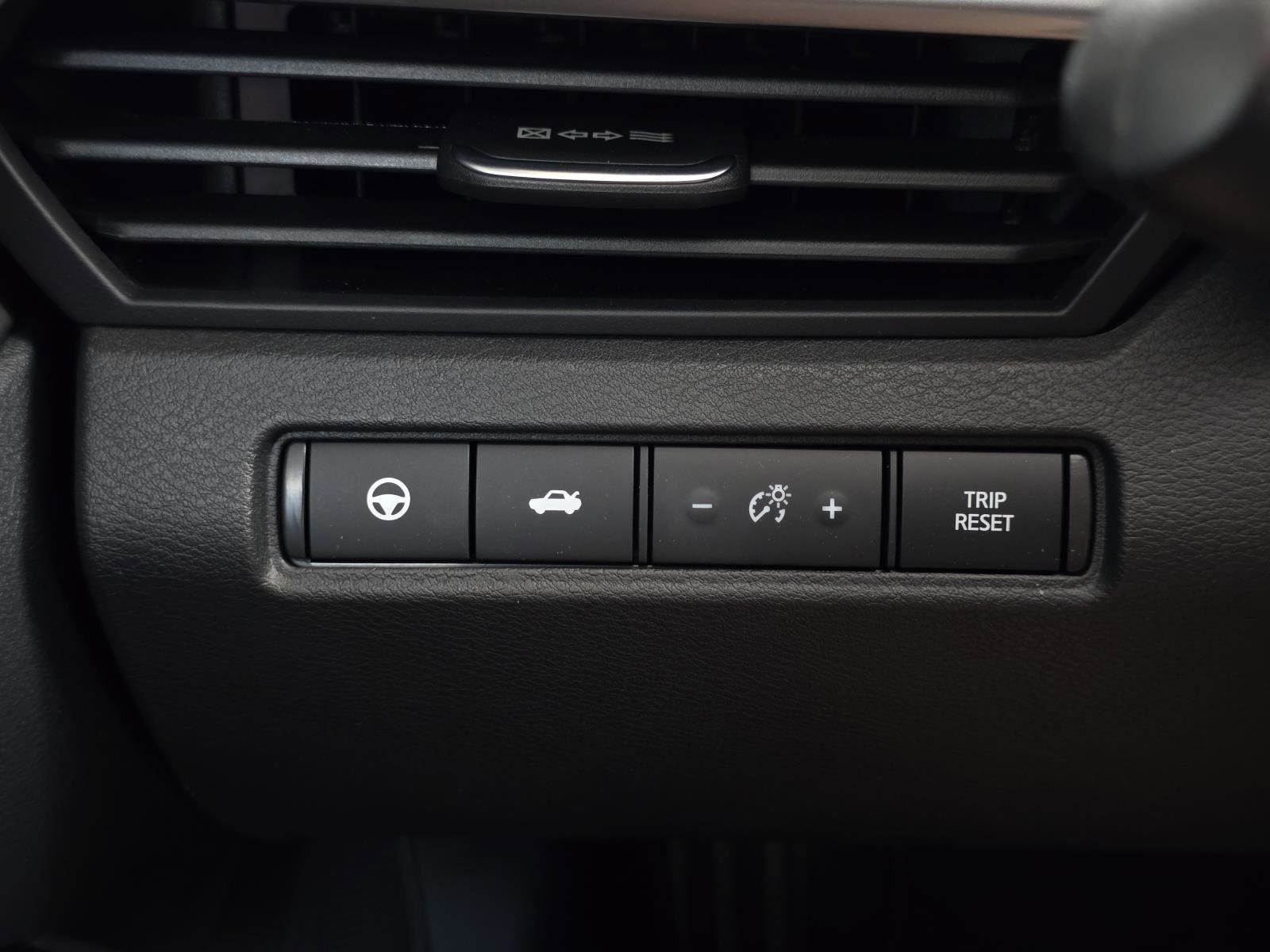 Used 2025 Nissan Altima 2.5 SL FWD image 18