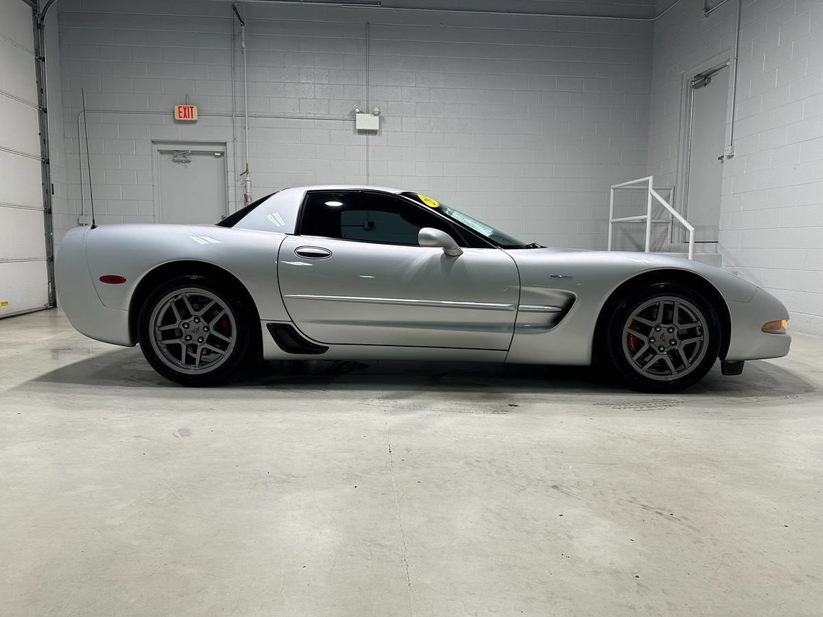 Used 2003 Chevrolet Corvette Z06 w/ Memory Package, 3 Drivers RWD image 2
