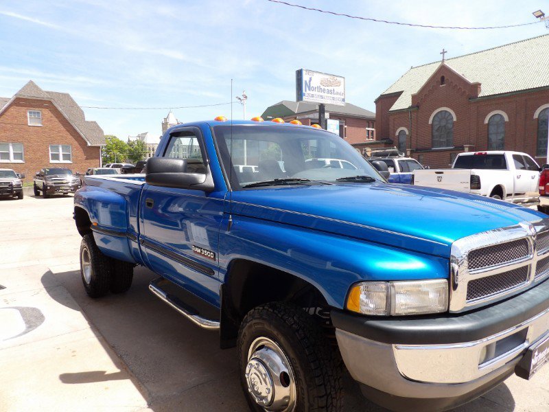 Used 1999 Dodge Ram 3500 Truck SLT image 3
