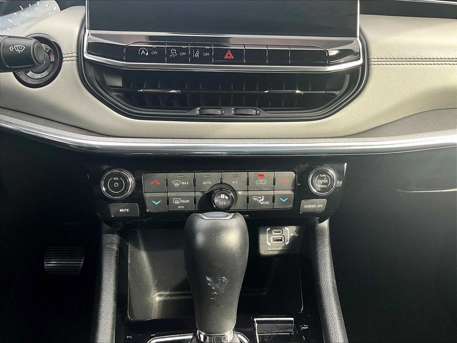 Used 2022 Jeep Compass Limited image 26