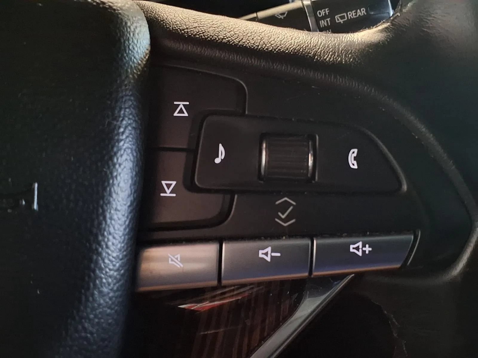 Used 2023 Cadillac Escalade ESV Premium Luxury w/ LPO, Radiant Package AWD/4WD image 26