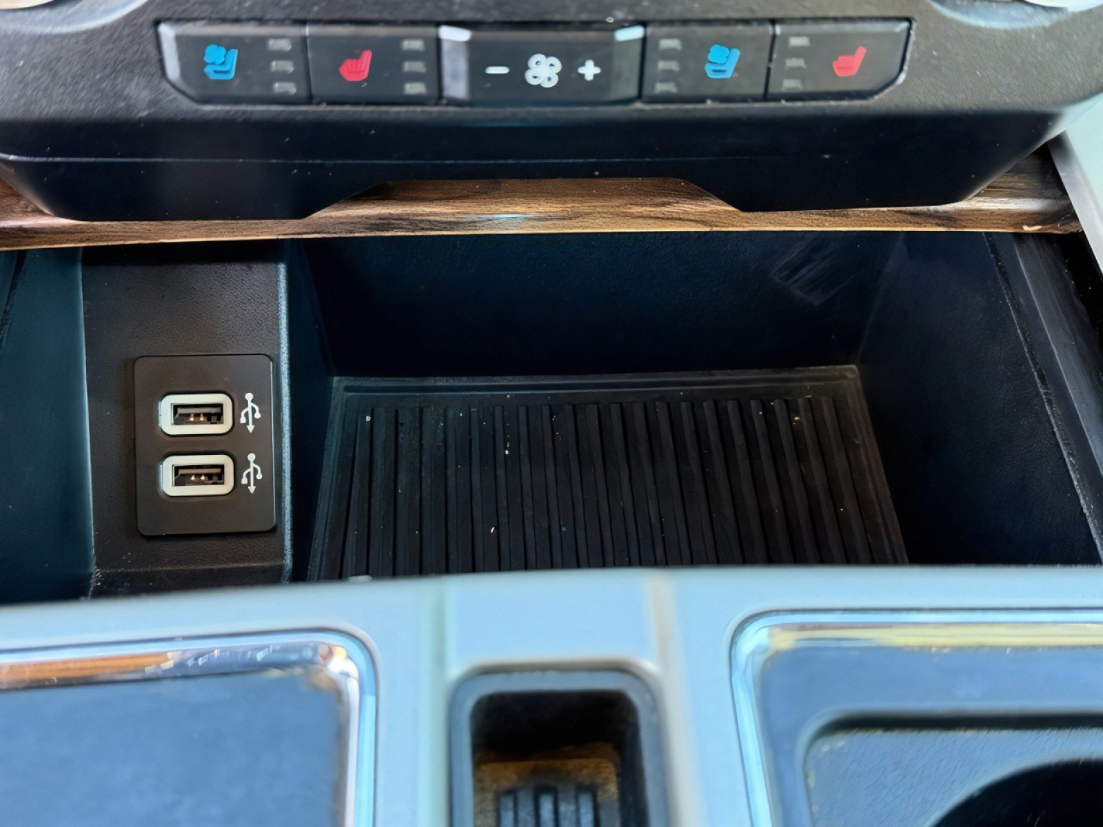 Used 2019 Ford F150 Lariat w/ Equipment Group 501A Mid image 26