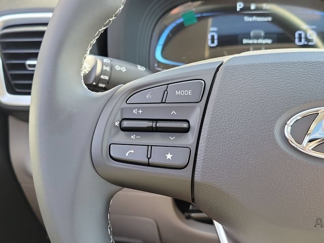 New 2026 Hyundai Venue SEL FWD image 5