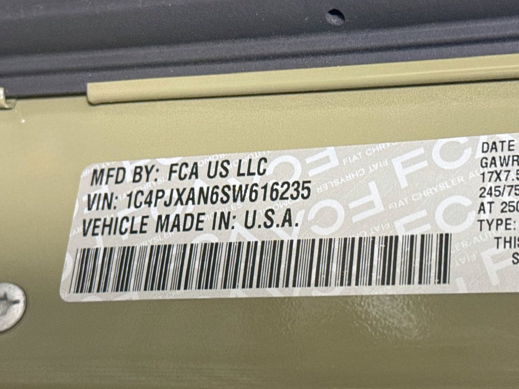 Used 2025 Jeep Wrangler Sport AWD/4WD image 32