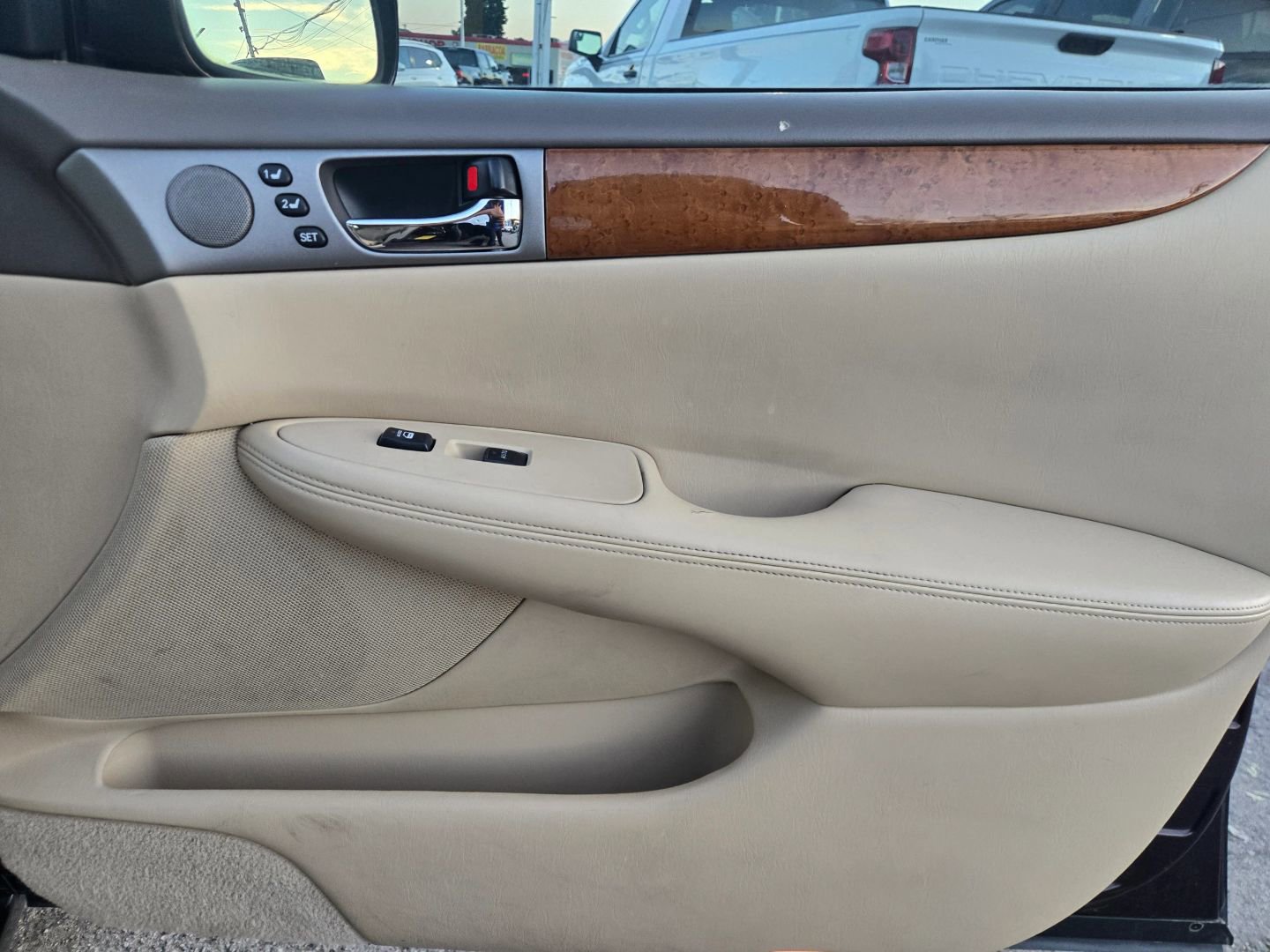 Used 2005 Lexus ES 330 FWD image 14