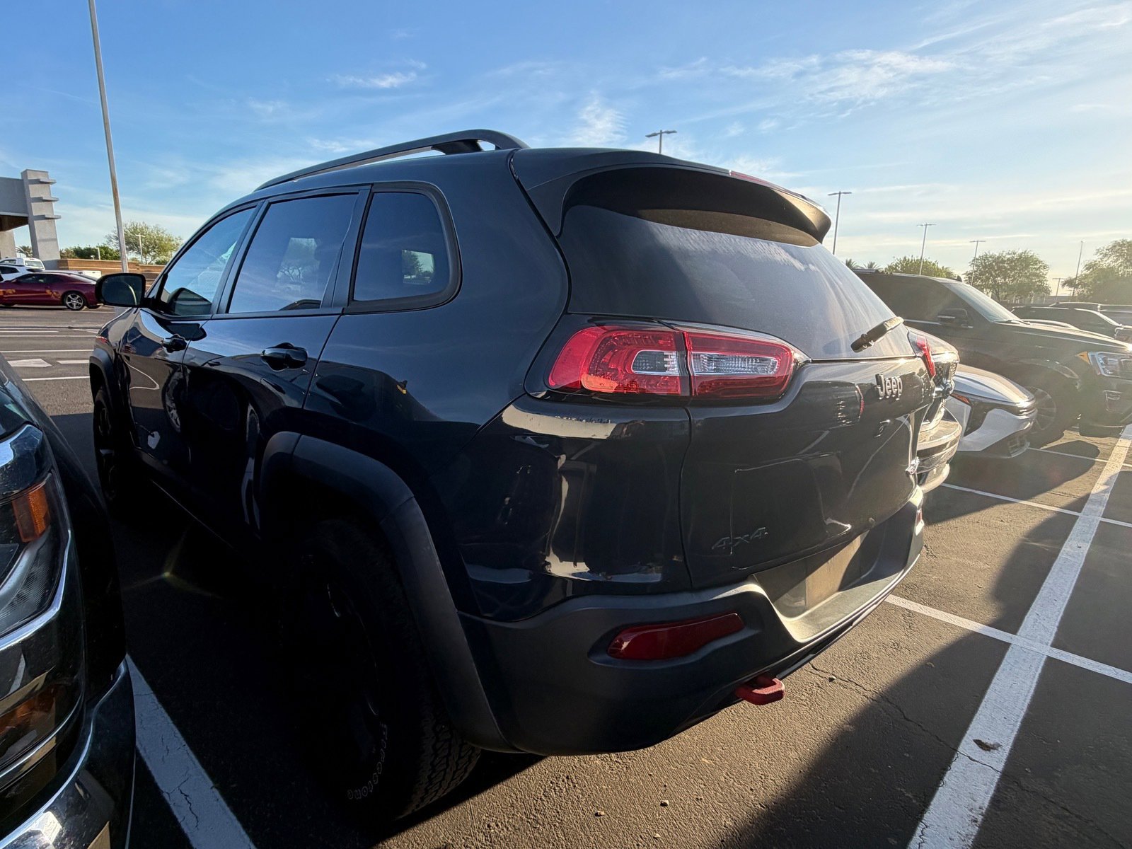Used 2016 Jeep Cherokee Trailhawk image 4