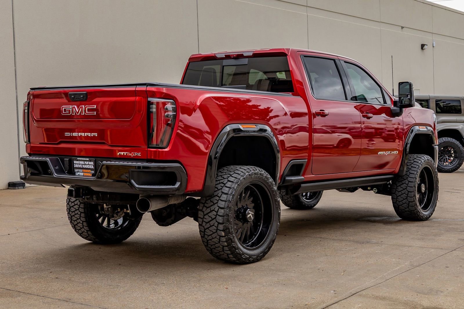 Used 2025 GMC Sierra 2500 AT4X image 10