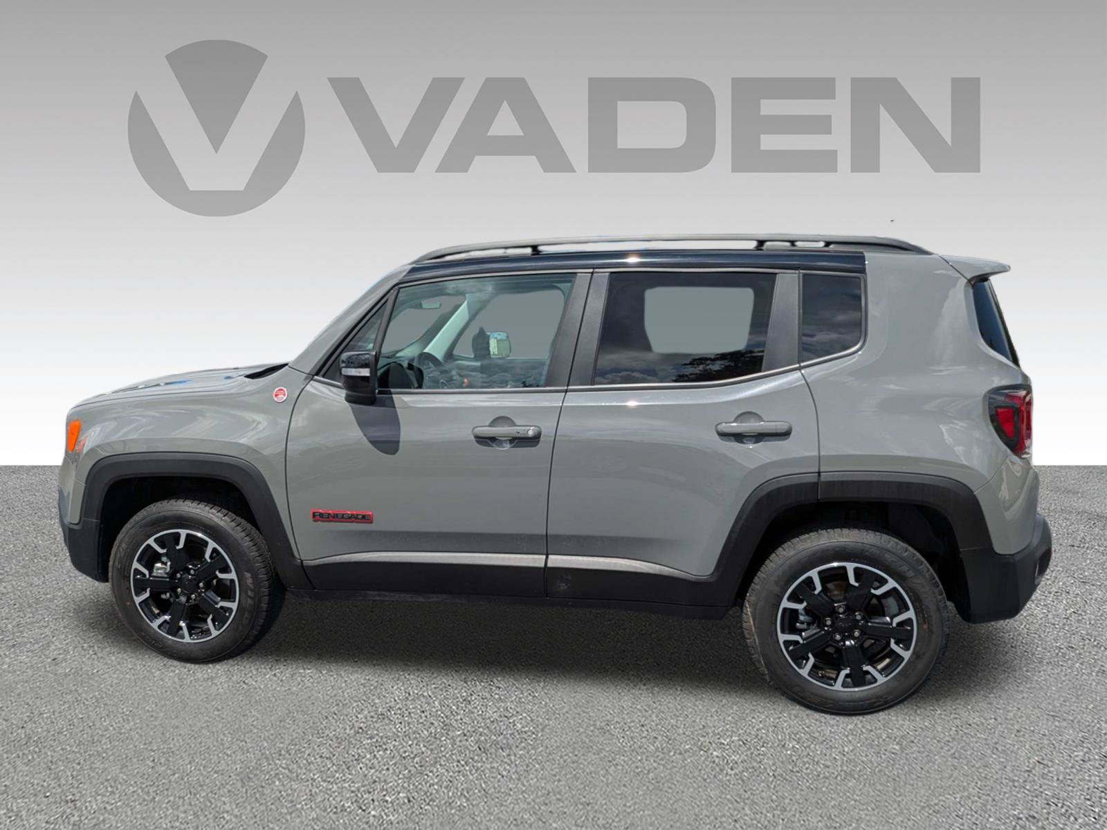 Used 2023 Jeep Renegade Trailhawk w/ Sun/Sound Group AWD/4WD image 29