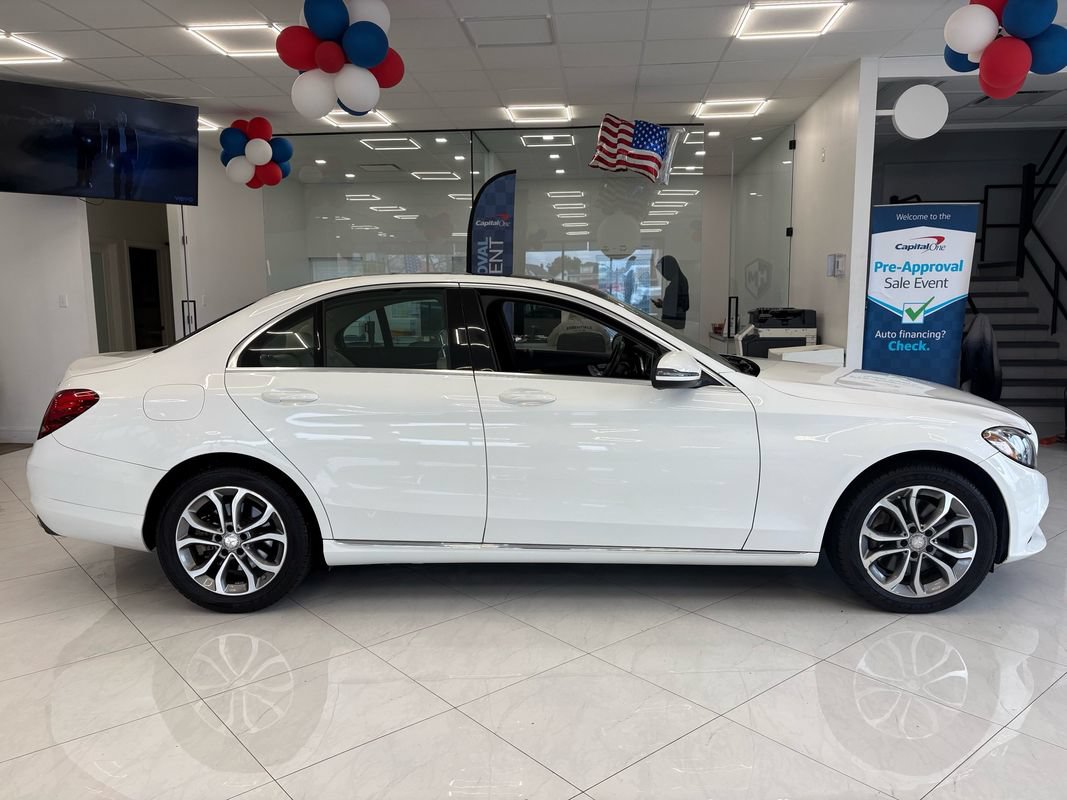 Used 2016 Mercedes-Benz C 300 4MATIC Sedan image 5