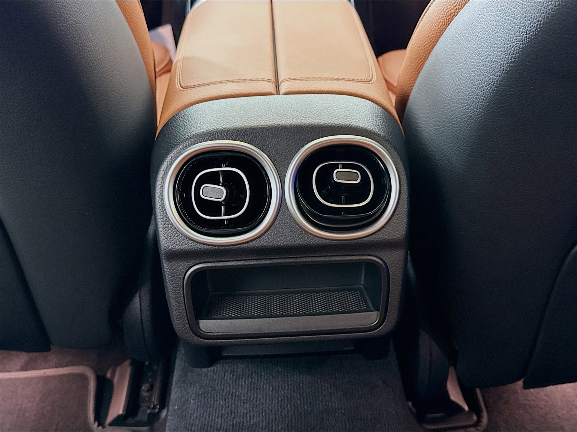 Certified 2025 Mercedes-Benz C 300 Sedan image 28