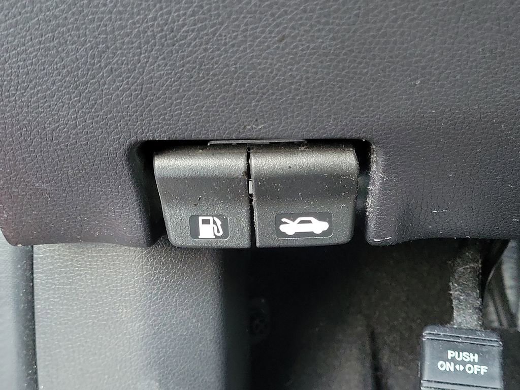 Used 2019 Nissan Rogue Sport SV image 24