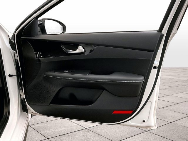 Used 2023 Kia Forte GT-Line w/ GT-Line Technology Package FWD image 23