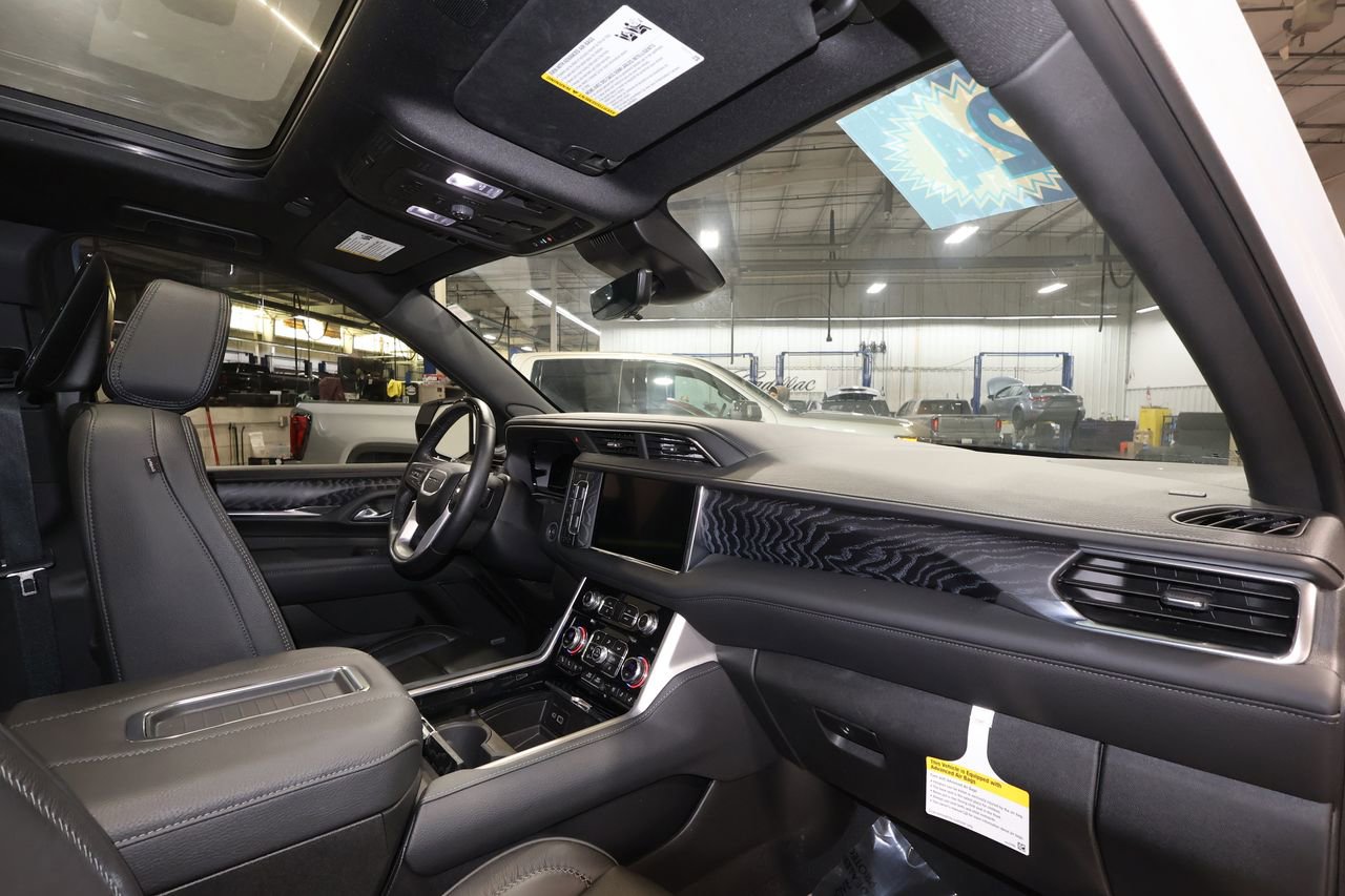 Certified 2024 GMC Yukon XL Denali w/ Denali Reserve Package image 30