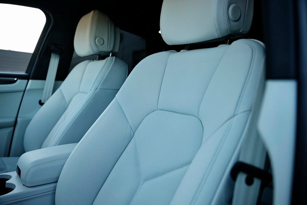 New 2026 Porsche Macan AWD/4WD image 23