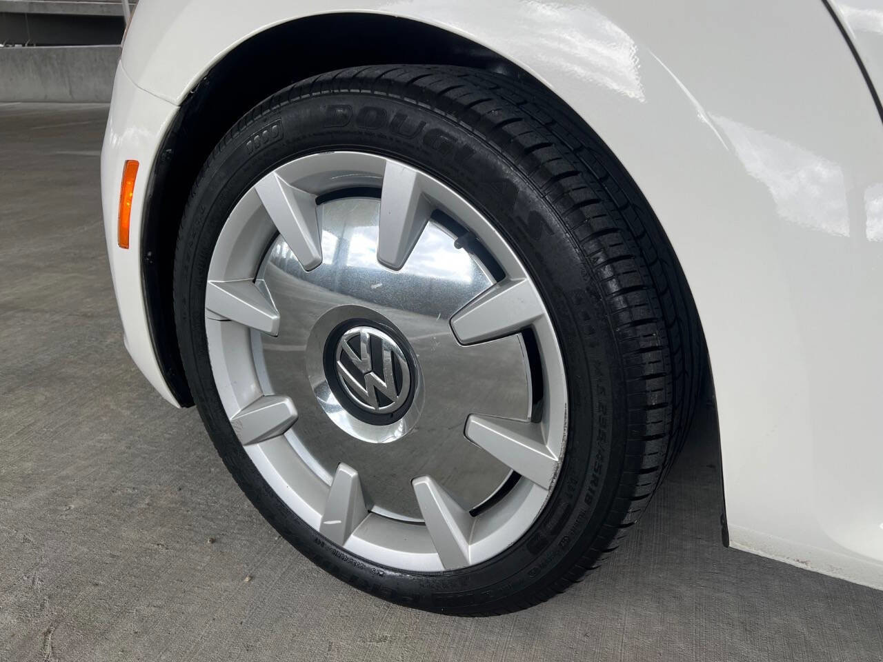 Used 2013 Volkswagen Beetle 2.5 image 29