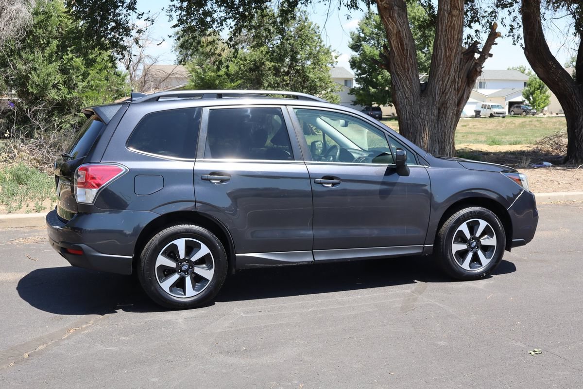 Used 2017 Subaru Forester 2.5i Limited AWD/4WD image 4