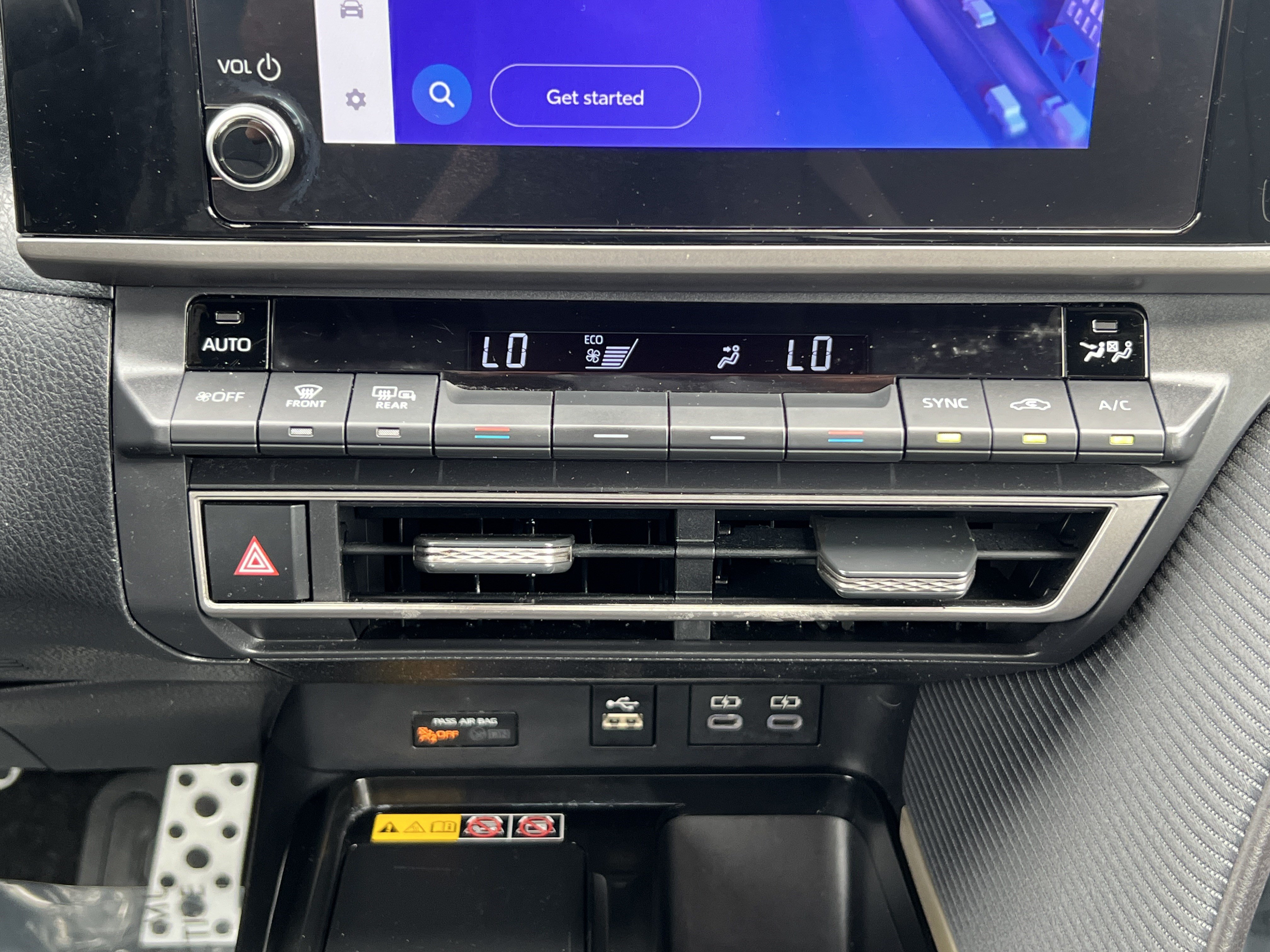 Used 2025 Toyota Camry SE FWD image 29