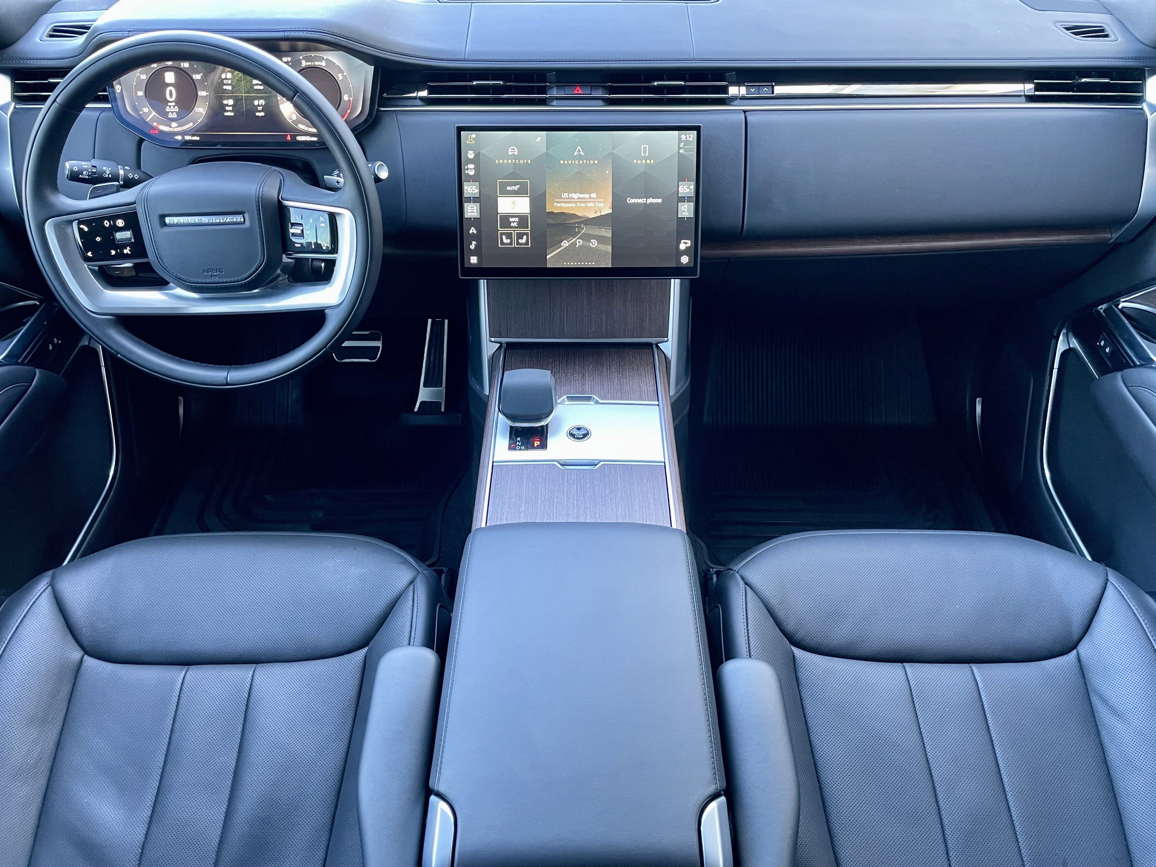 Used 2025 Land Rover Range Rover Long Wheelbase SE image 16