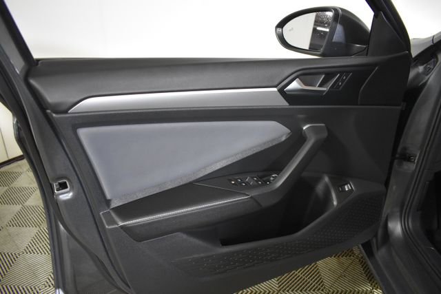 Used 2025 Volkswagen Jetta SE image 7