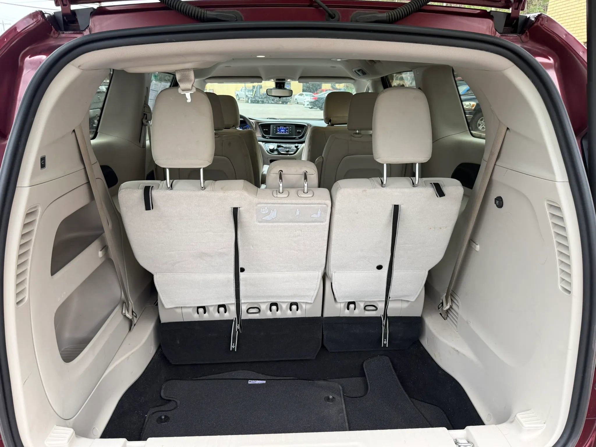 Used 2017 Chrysler Pacifica Touring image 17