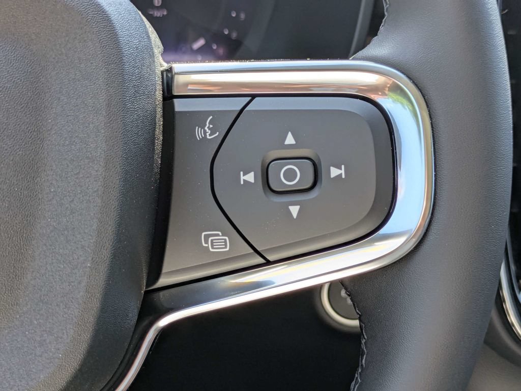 New 2026 Volvo XC40 B5 Core AWD/4WD image 28
