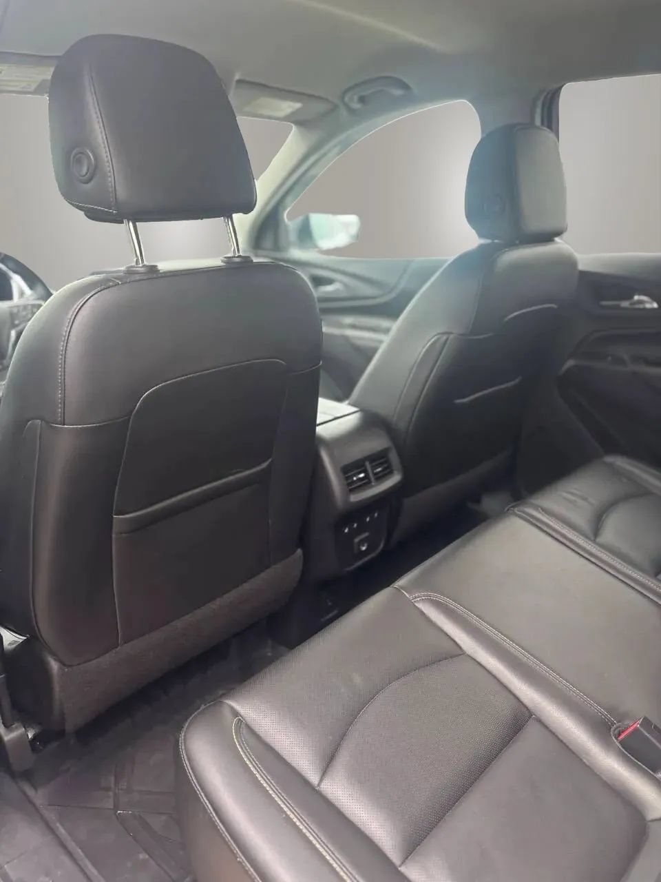 Used 2021 Chevrolet Equinox Premier AWD/4WD image 13