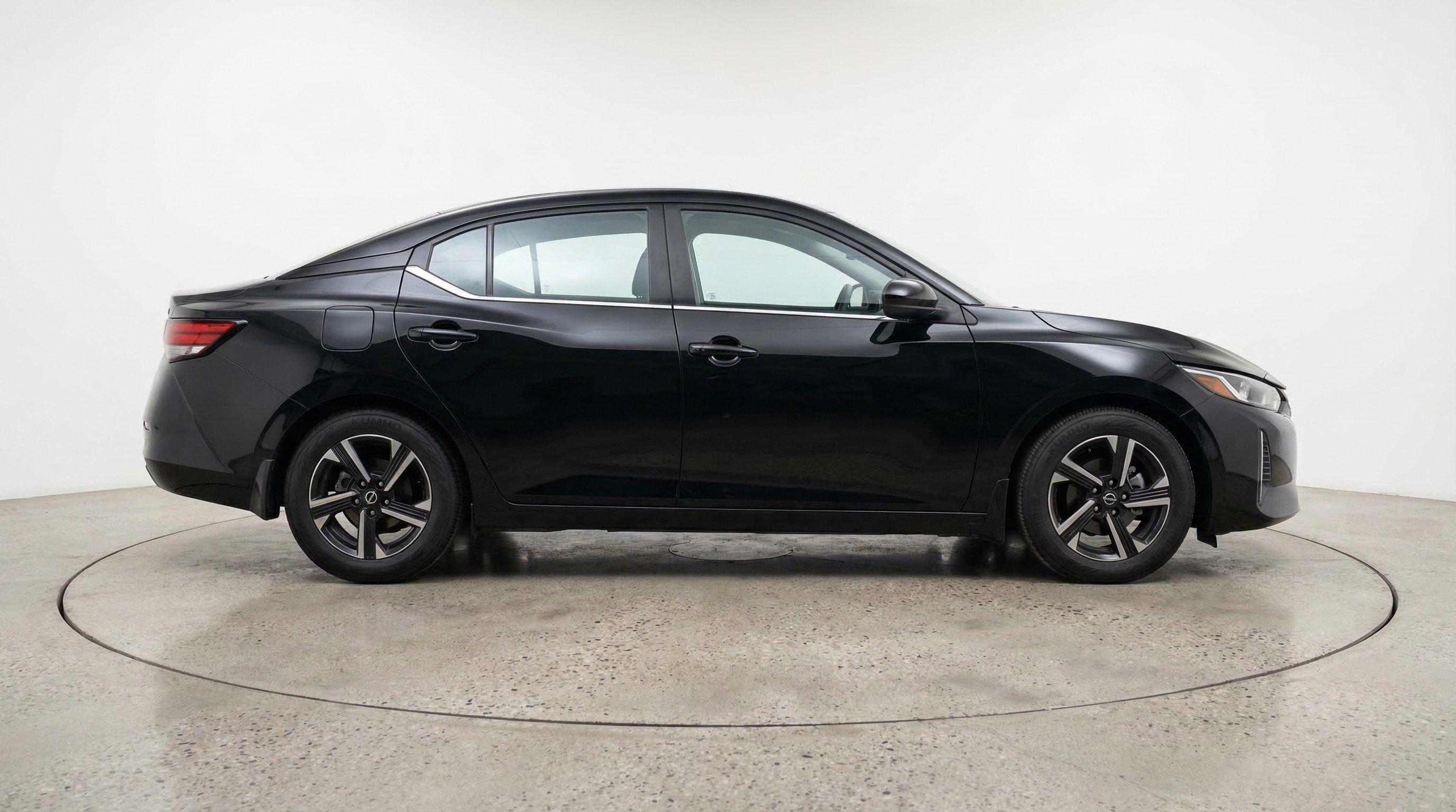 Used 2025 Nissan Sentra SV FWD image 11