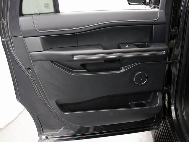 Used 2024 Ford Expedition Max XLT image 26