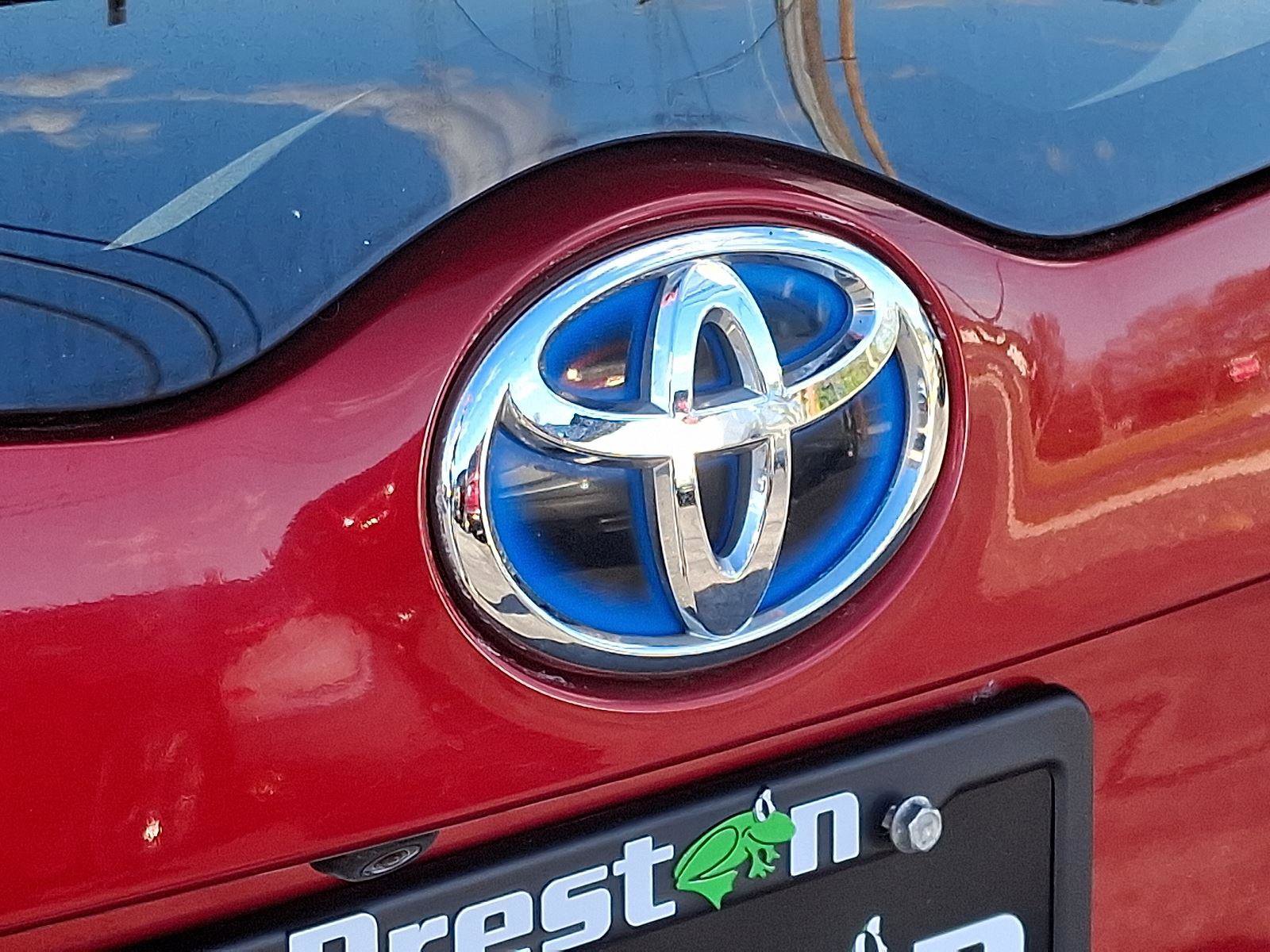 Used 2018 Toyota Prius Prime Advanced image 30