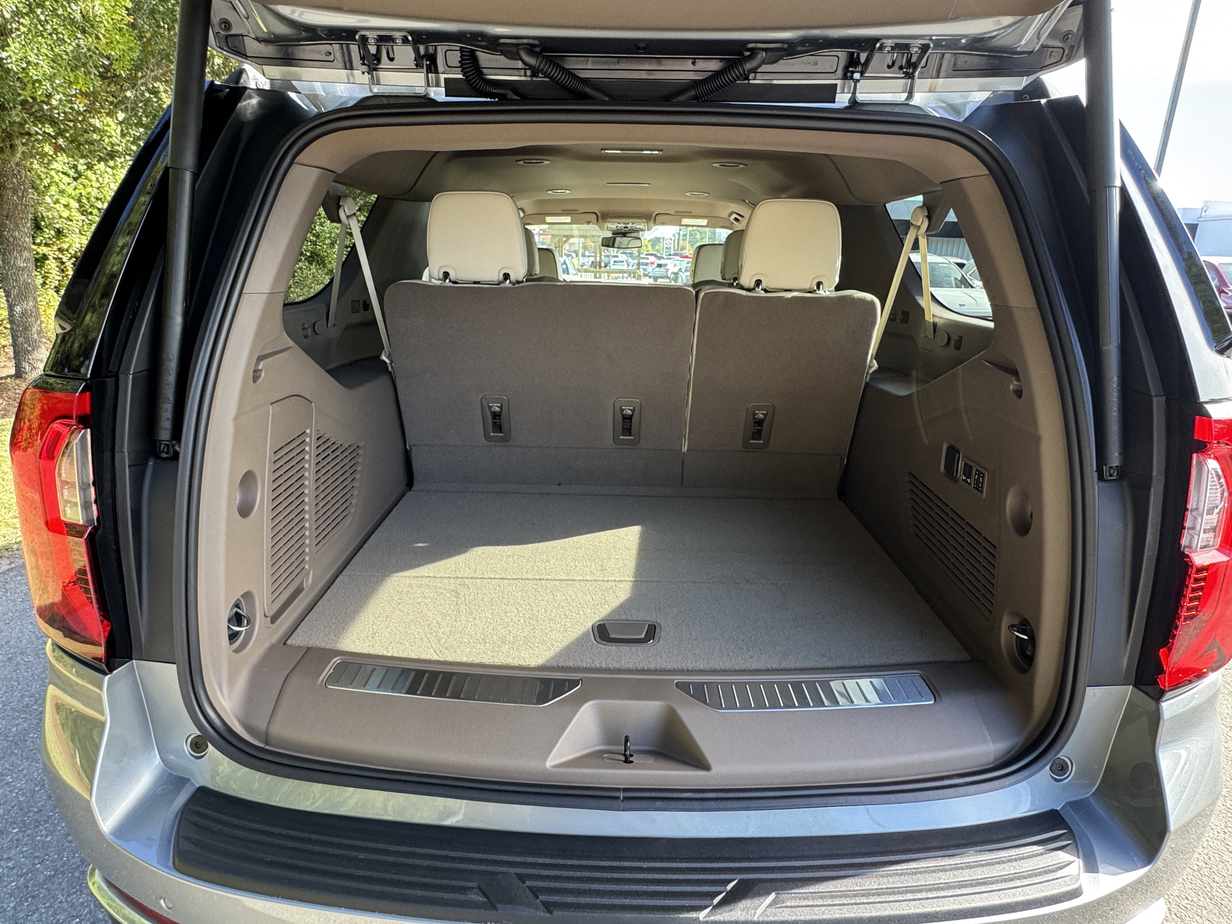 New 2026 GMC Yukon XL Denali image 5