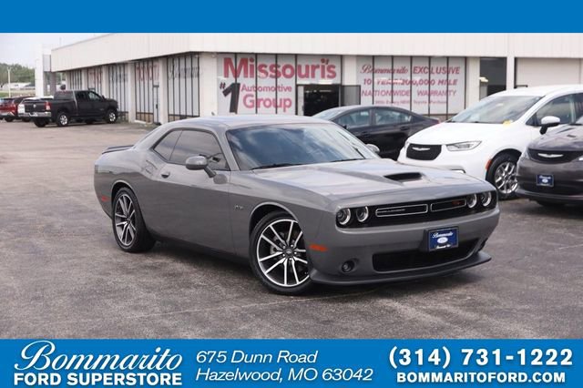 Used 2023 Dodge Challenger R/T w/ Plus Package image 1