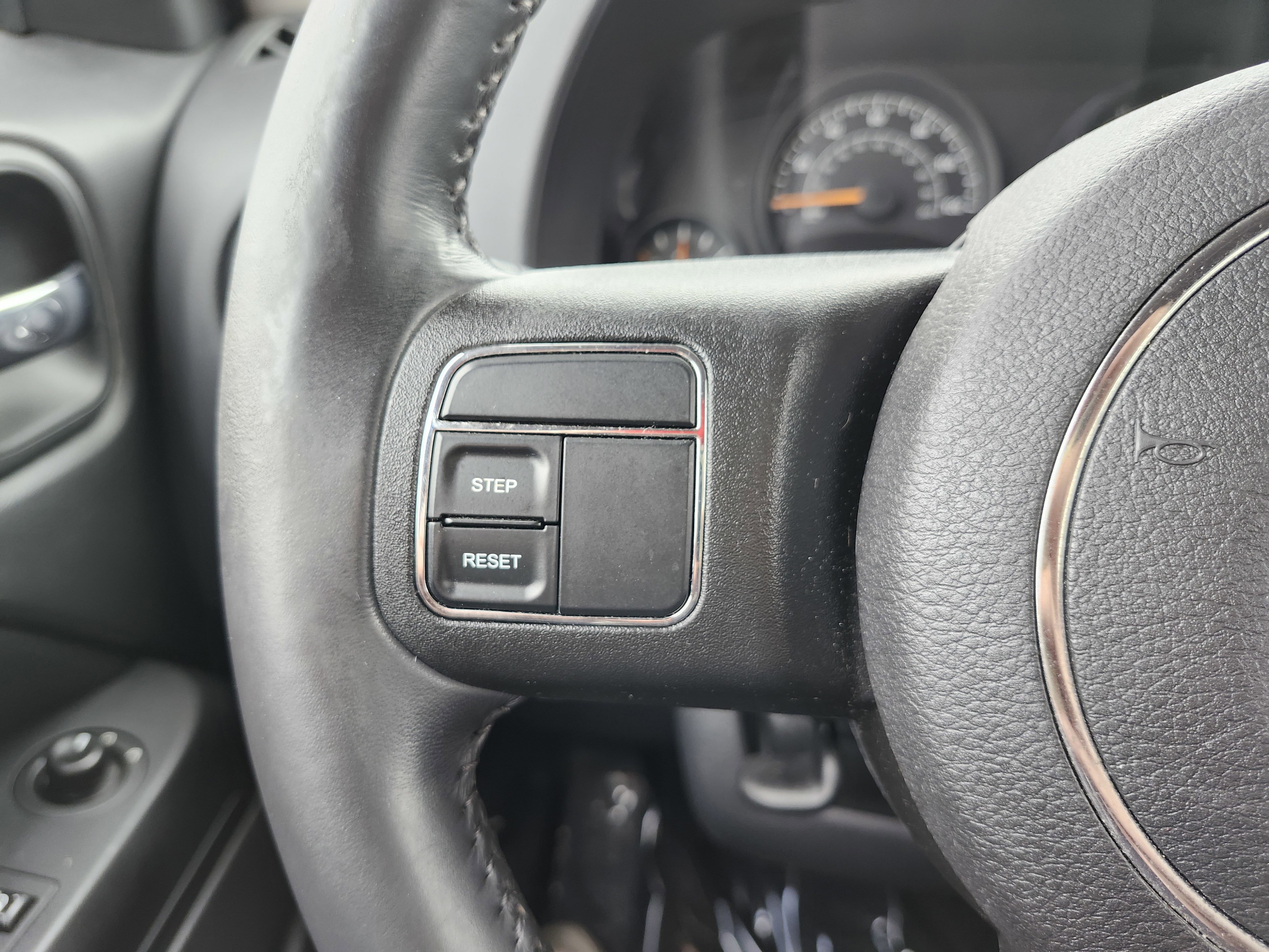 Used 2016 Jeep Patriot High Altitude image 32