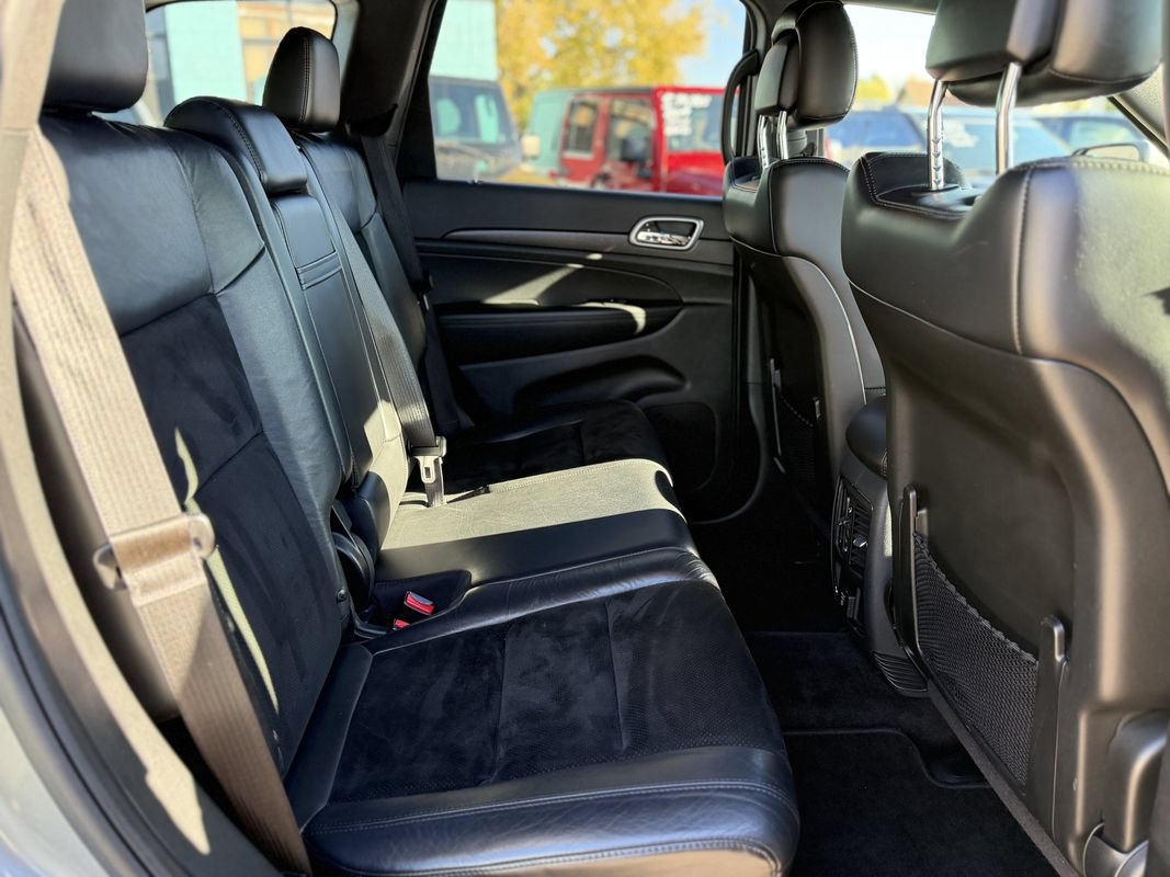 Used 2017 Jeep Grand Cherokee Altitude AWD/4WD image 10