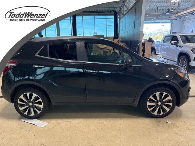 Certified 2021 Buick Encore Preferred AWD/4WD image 1