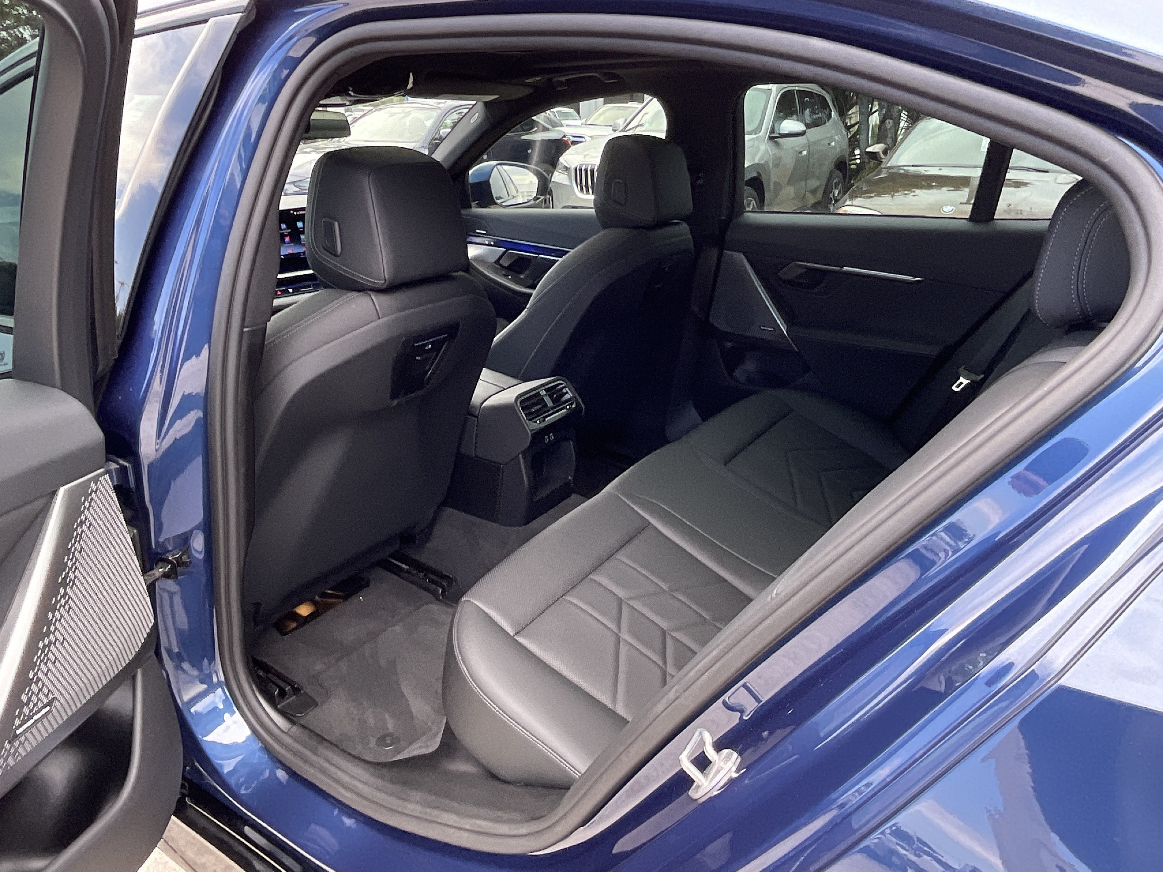 Certified 2025 BMW i5 xDrive40 w/ M Sport Package AWD/4WD image 23