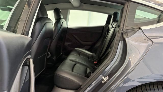 Used 2020 Tesla Model 3 Standard Range Plus RWD image 15