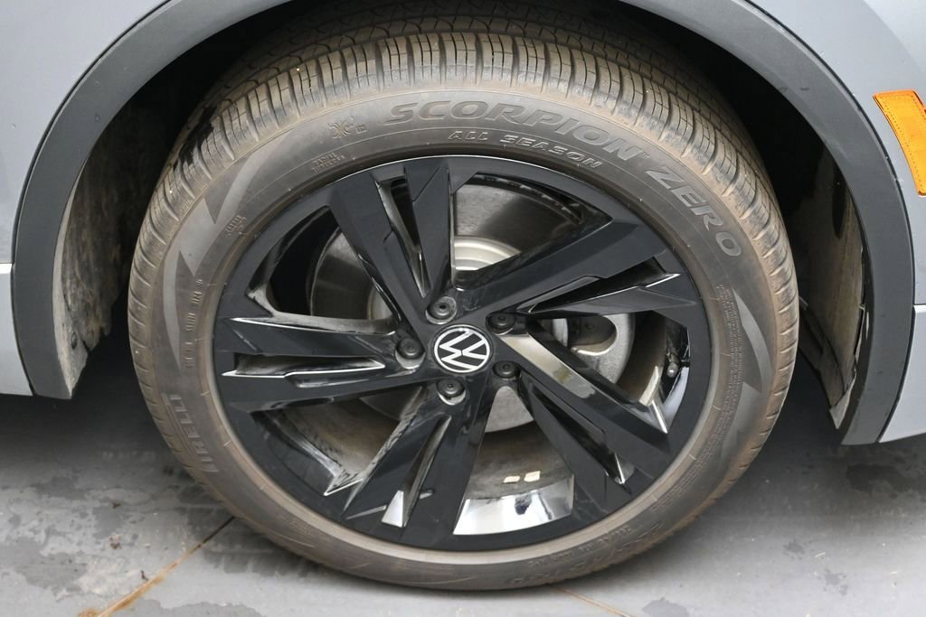 Used 2024 Volkswagen Tiguan SE R-Line AWD/4WD image 17