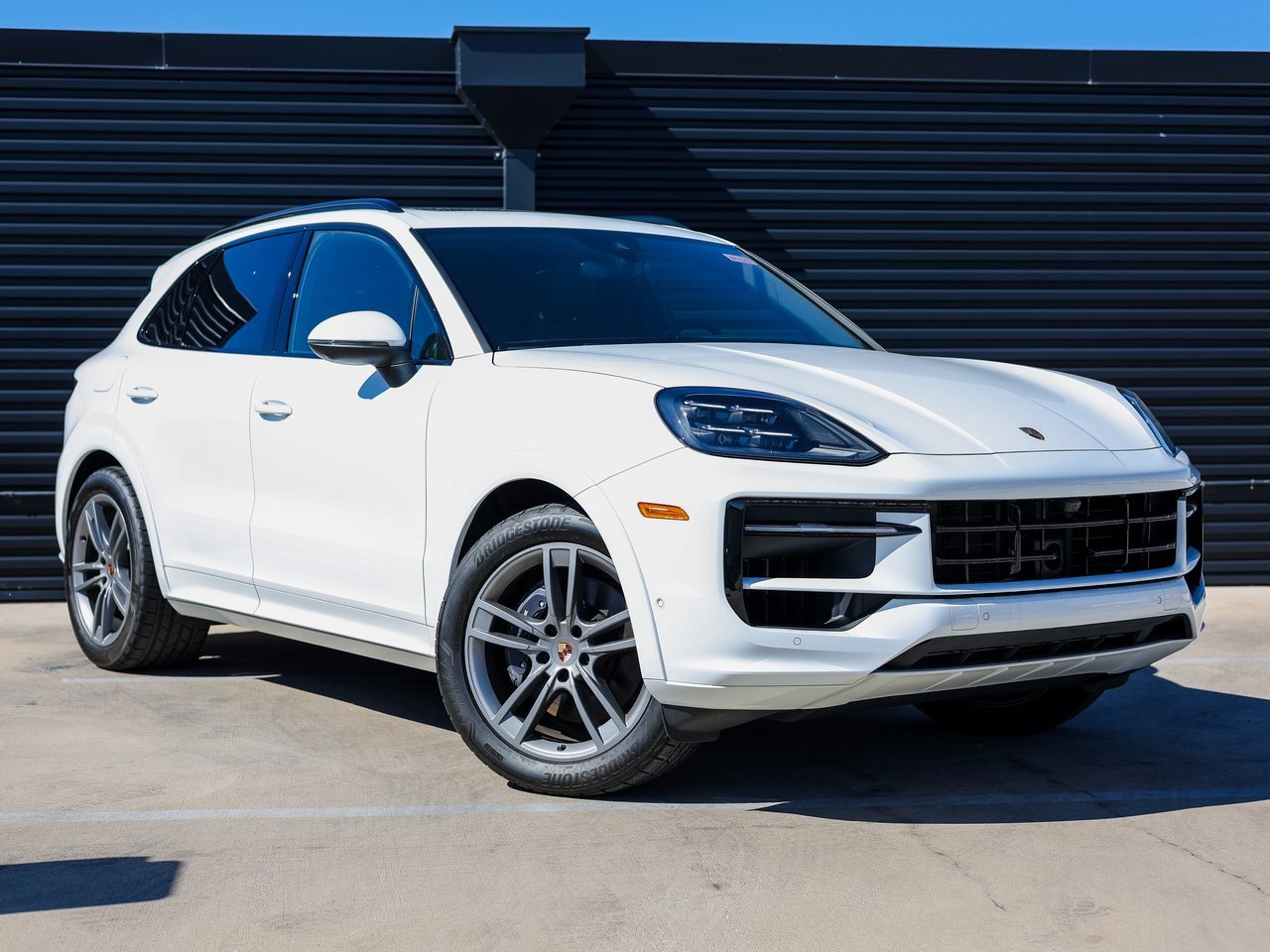 Certified 2025 Porsche Cayenne image 9