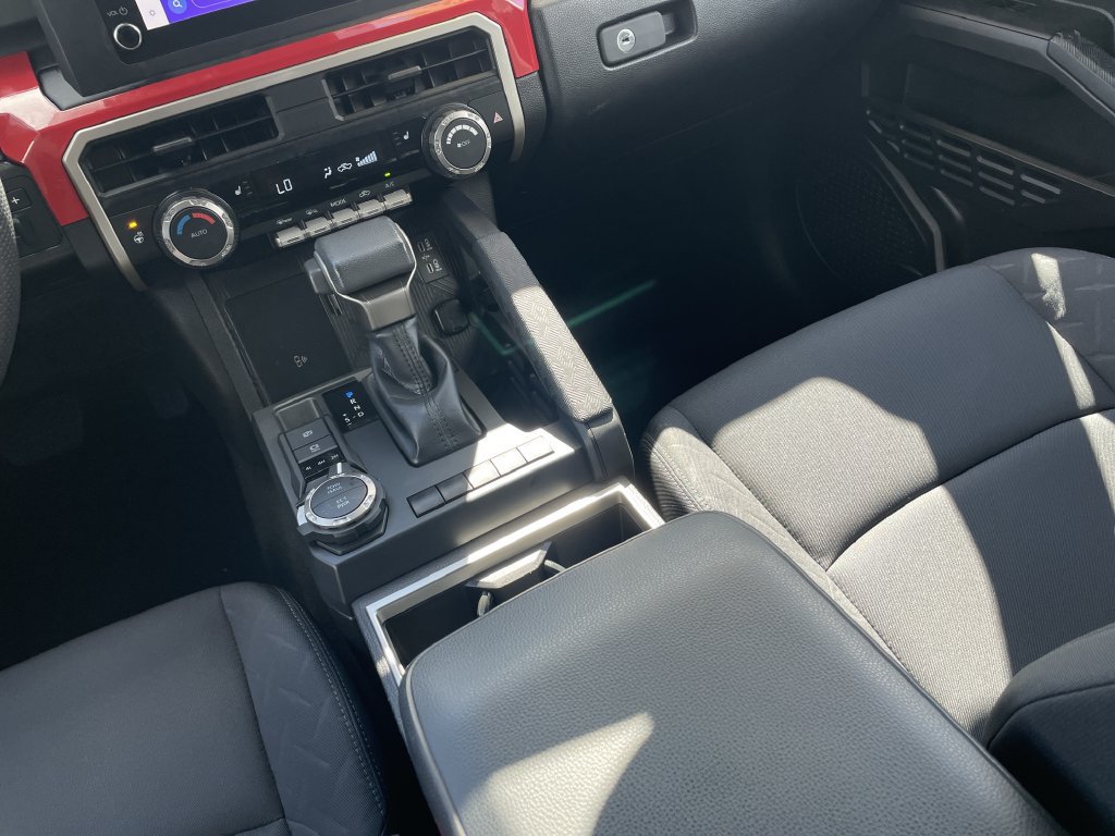 Certified 2024 Toyota Tacoma SR5 AWD/4WD image 21