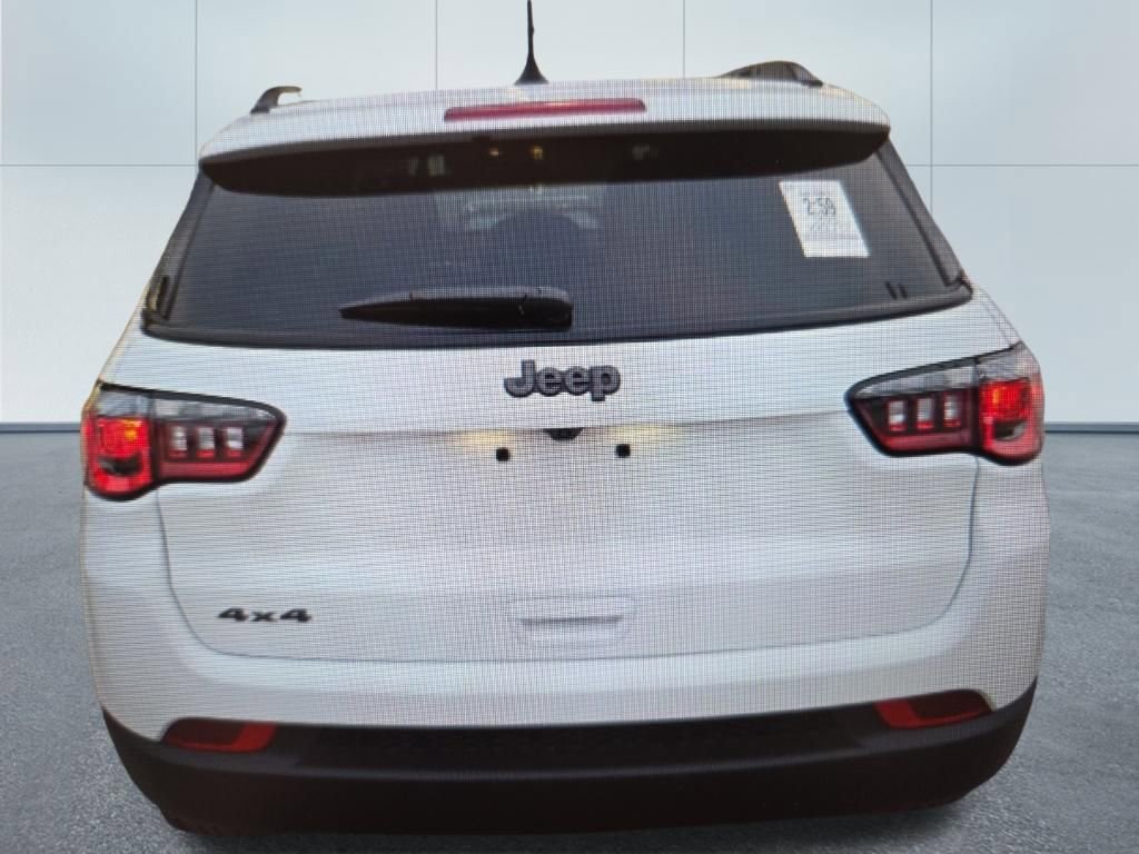 Used 2025 Jeep Compass Latitude w/ Convenience Group image 16