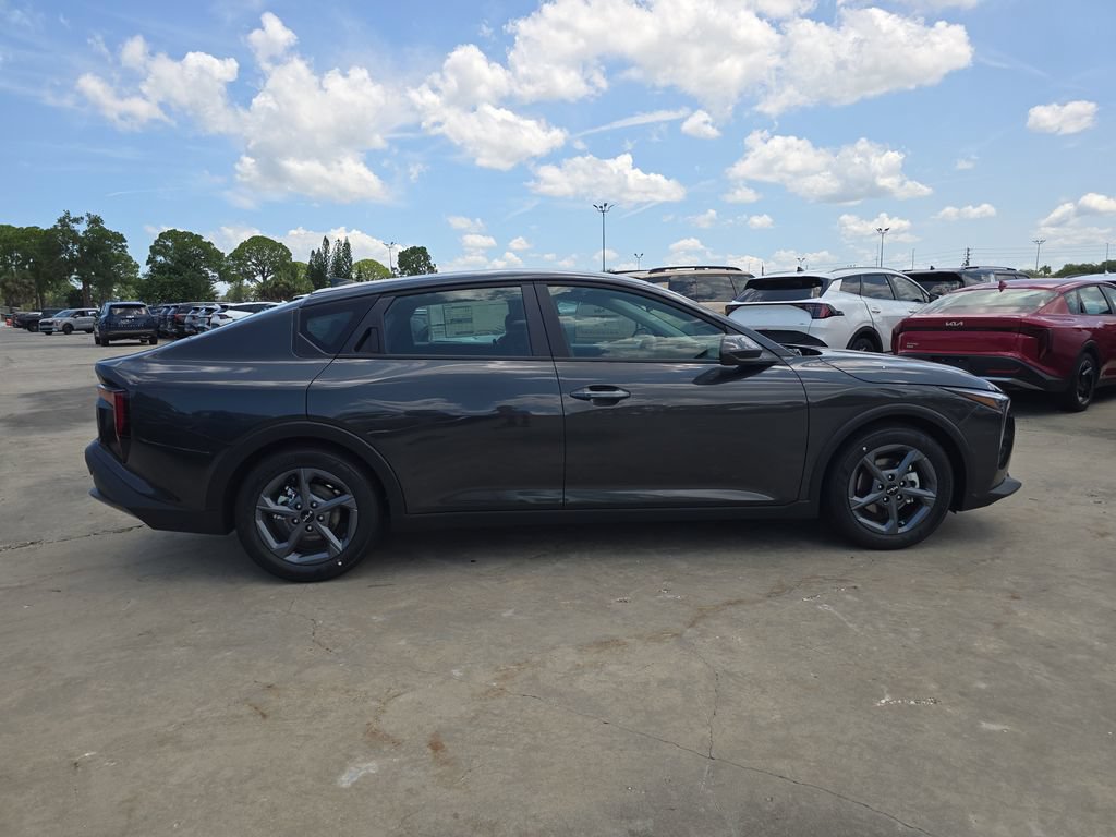 New 2026 Kia K4 FWD image 9