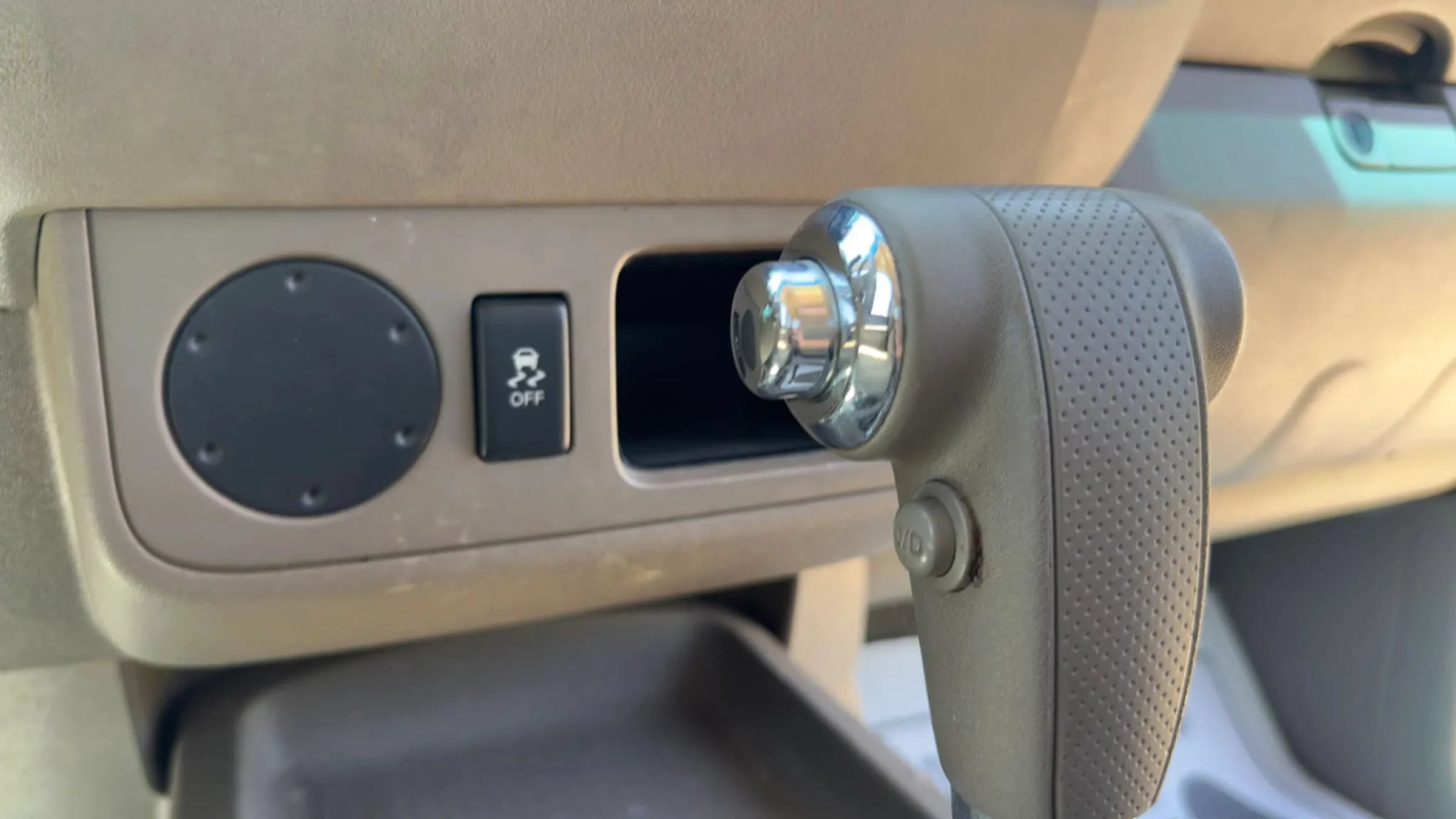 Used 2012 Nissan Frontier SV RWD image 27