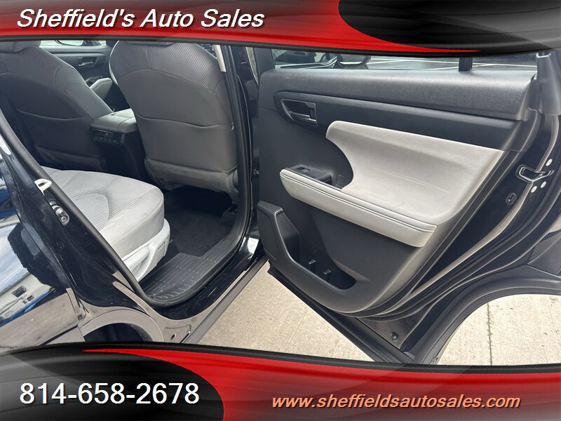 Used 2020 Toyota Highlander L AWD/4WD image 39