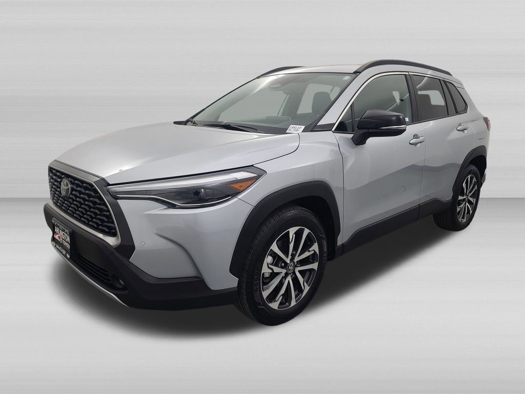 Used 2025 Toyota Corolla Cross XLE AWD/4WD image 9