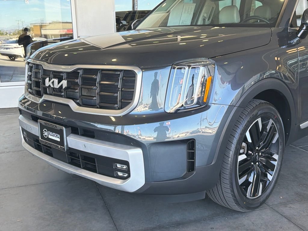Used 2024 Kia Telluride SX FWD image 3