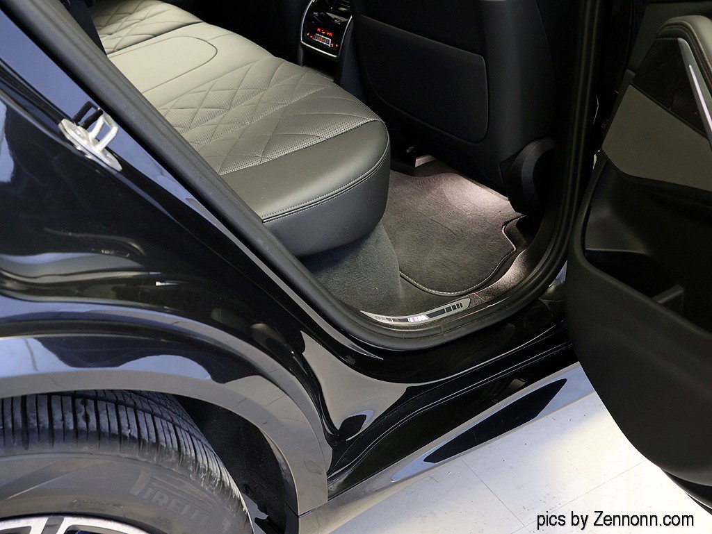 Certified 2025 BMW X5 M60i w/ Climate Comfort Package image 35